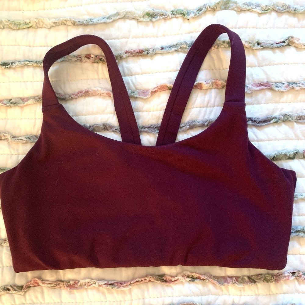 Girlfriend Collective - Lou V Neck Back Sports Bra - Plum, Size XS